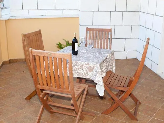 Briest - One Bedroom With Balcony A2 2 Appartement *